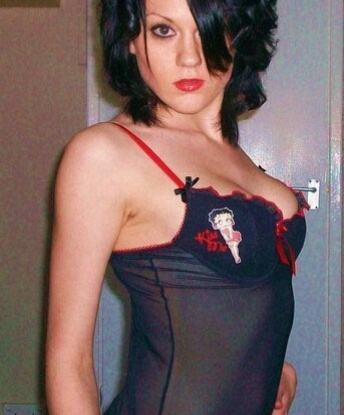 Сочная и страстная красотка приглашает в гости и обещает незабываемый вечер. Откровенные развлечения, жгучая страсть и полное расслабление. 13267, 24 года